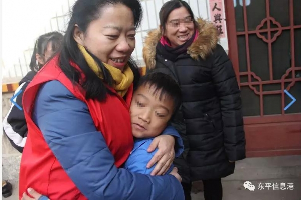 在东平这样的孩子您见过吗！？泪奔了……