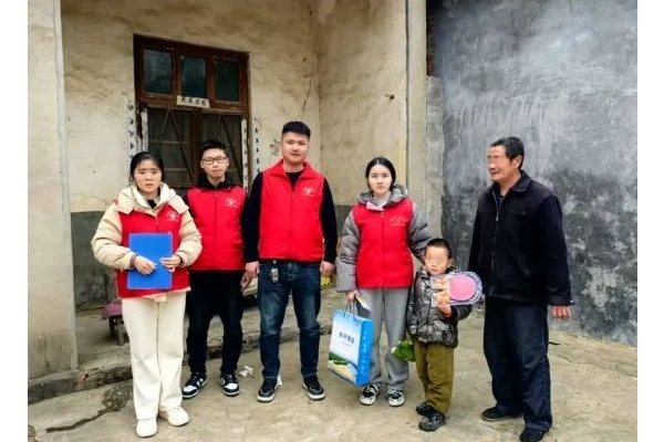 寒冬送暖 安心过节——东平信息港公益协会开展困境儿童走访慰问活动 ...