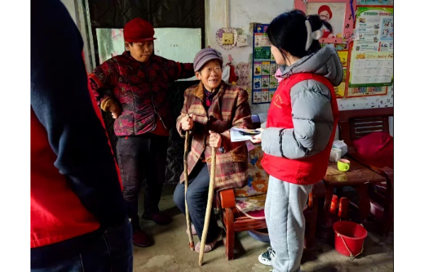 寒冬送礼，情暖夕阳——东平信息港公益协会开展“守护夕阳红助老计划”走访活动 ...