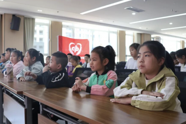 共青团“伙伴计划”示范项目——“感恩母爱·温情时光”母亲节DIY花束活动 ...