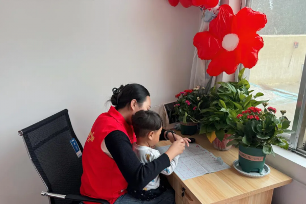 巾帼送温暖，点亮“微心愿”——东平信息港公益协会开展困境儿童走访活动 ...