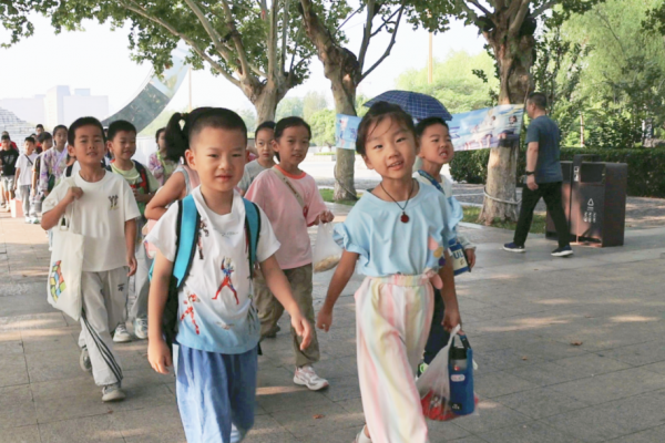 东平小学士秋日暖阳“趣”研学~