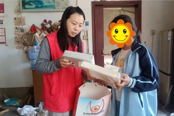 情暖童心 为爱前行——东平信息港公益协会开展“爱心港”困境儿童帮扶活动 ...
